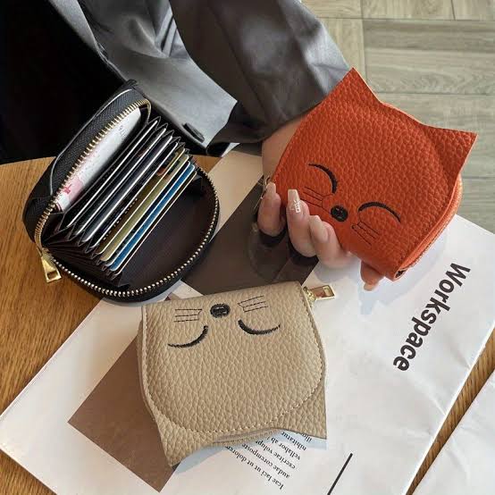 Viral Makeup Book/Igoodco Latest Bigger Size Makeup Book/Restocked - Image 4