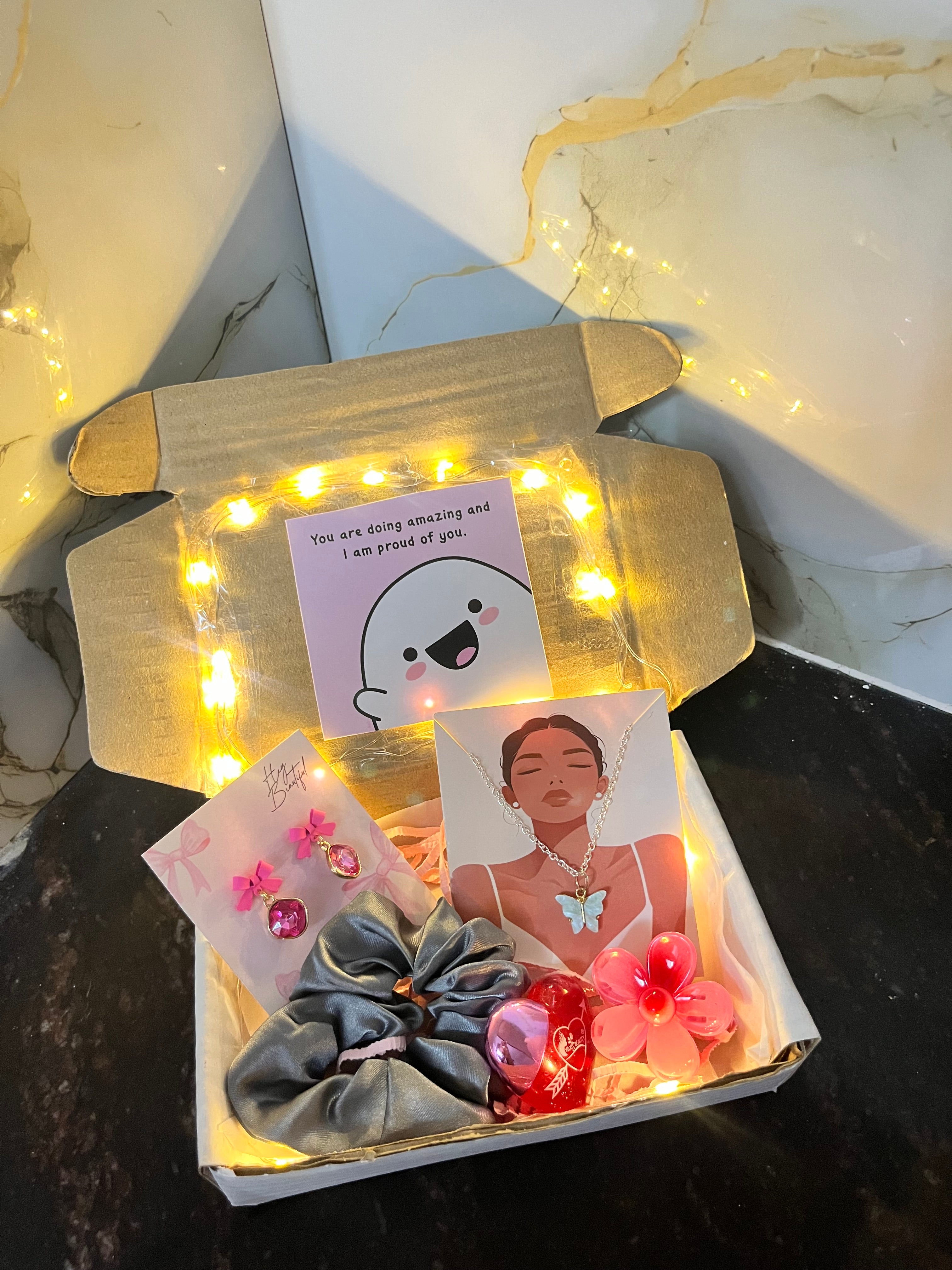 Mini LED Pinteresty Hamper - Image 2