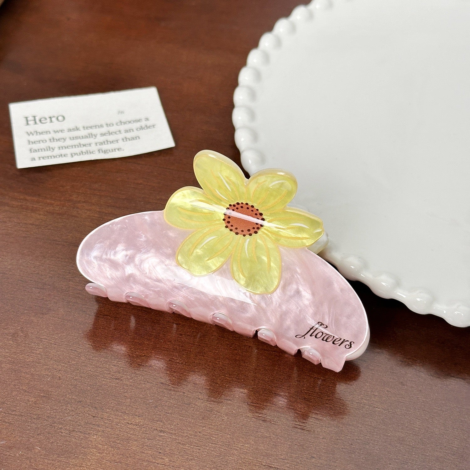 Korean Pastel Daisy Hair Claw | Pinteresty Hair Clutcher