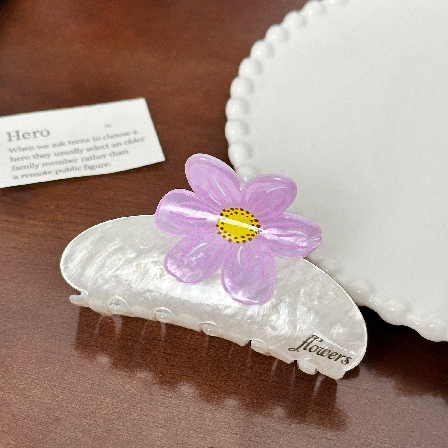 Korean Pastel Daisy Hair Claw | Pinteresty Hair Clutcher - Image 4